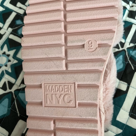 Platform Slippers - Picture 2 of 3